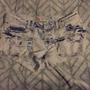 Supper cute white denim mini shorts